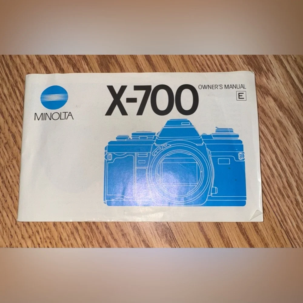 Minolta X-700 Camera set & Albinar Camera Bag